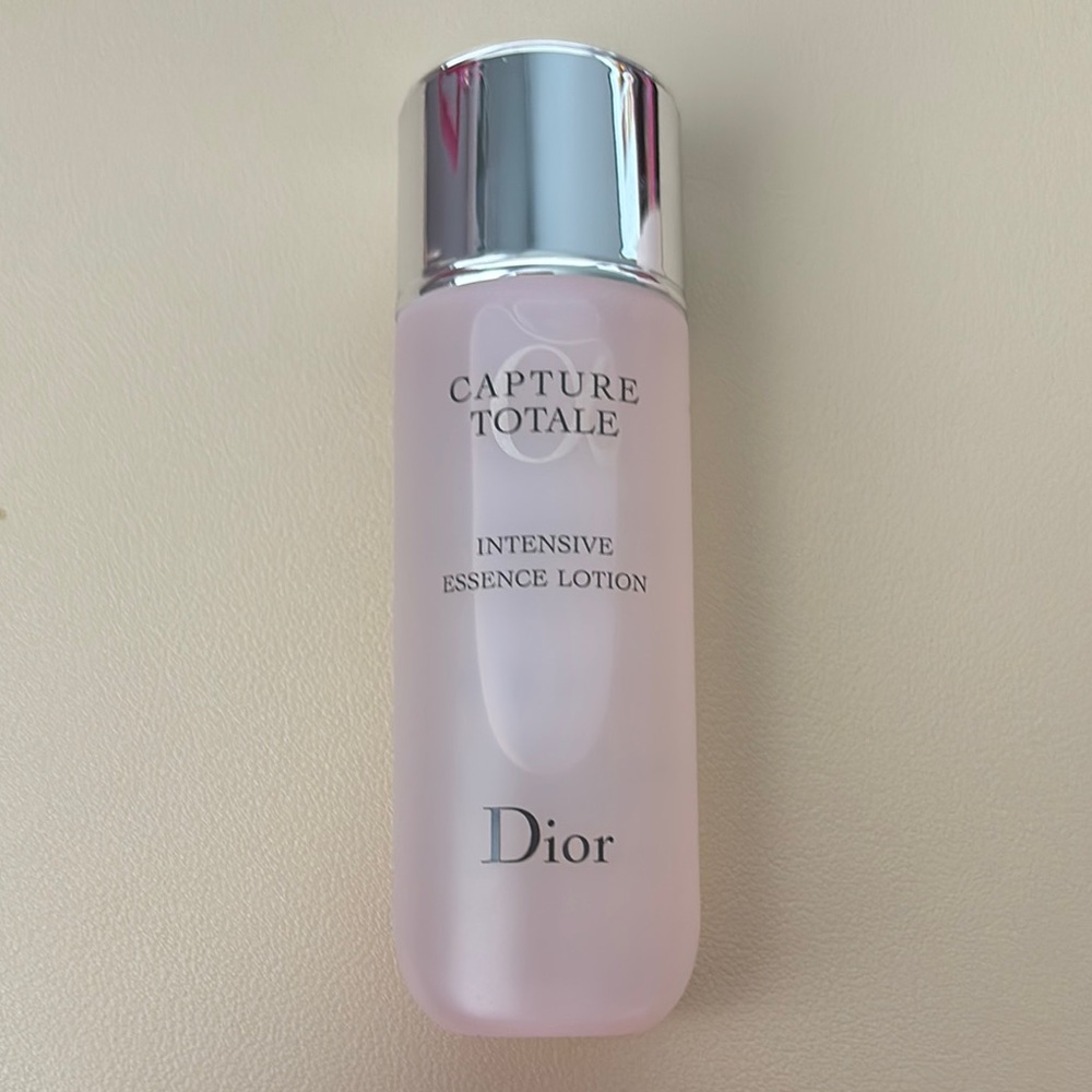 HP🩷✨ NEW Dior Capture Totale Intensive Essence Lotion - Pink